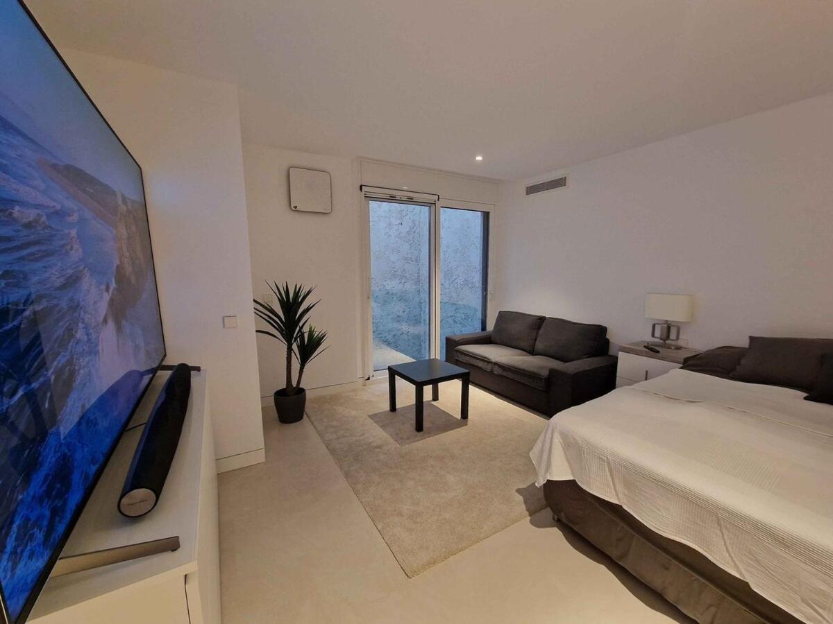 Luxury And Private Jacuzzi 300 Meters From The Benalmádena